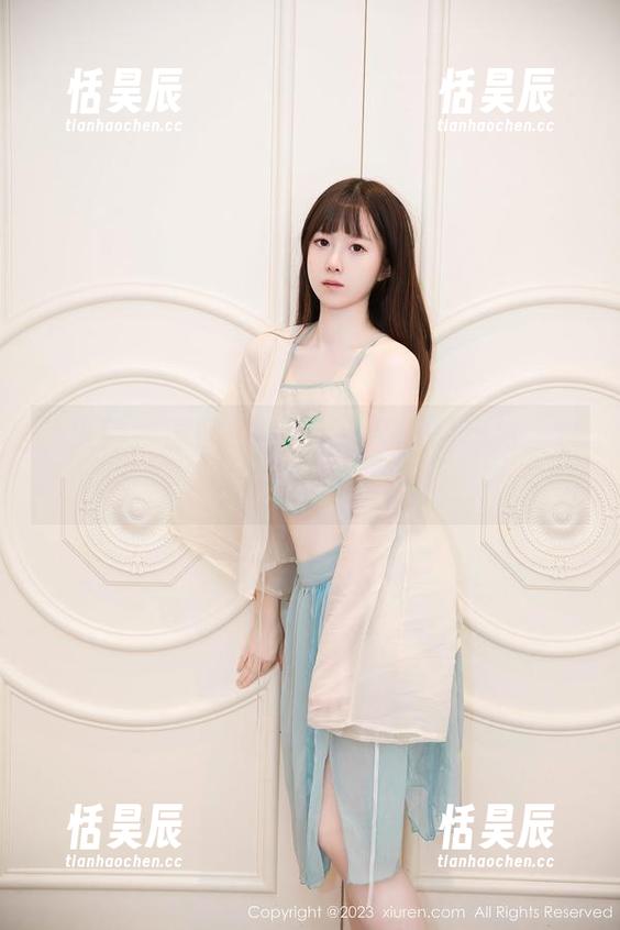 秀人网-sibyl是女巫 秀人网 - 原图:Sibyl最新网袜玩法,快用眼睛充电吧!