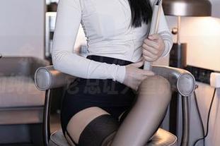秀人网 - 余心曼的干净哲学：图库里高清呈现的纯白，它总让人重新审视自我。