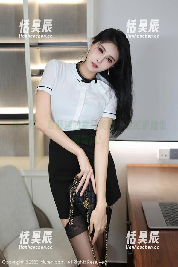 秀人网-夏馨瑶 秀人网 - 夏馨瑶的夏日美图,果然学姐也爱微风!