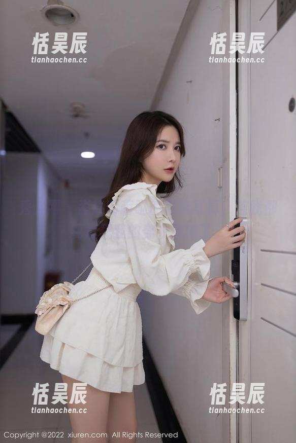 秀人网-淼淼萌萌哒 秀人网 - 淼淼萌萌哒的黑色写真,连我都要反思我的穿衣风格了。