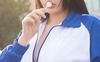 糖果果Candy，穿上校服就像从画中走出来的美图，图包不得不点进去。