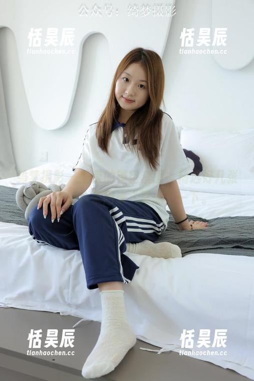 绮梦摄影-莹莹 绮梦摄影 - 莹莹的镂空套图,精选好几张,正好拿来用来“冥想”一下。