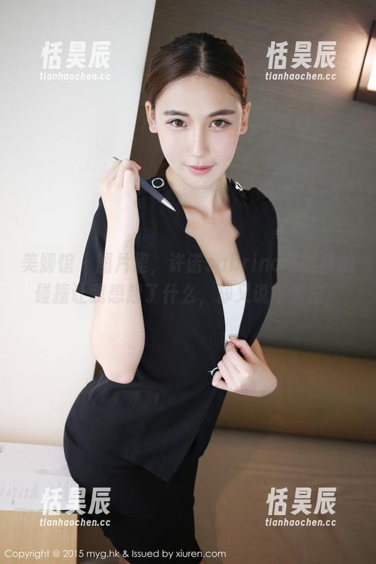 美媛馆 - 图片里，许诺sabrina与丝袜的碰撞让我想起了什么，却又说不清楚；