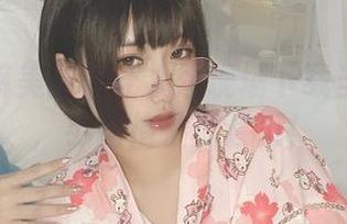 这牛仔裤美丽得让人想现场下载当场试穿，芋圆侑子真会玩！