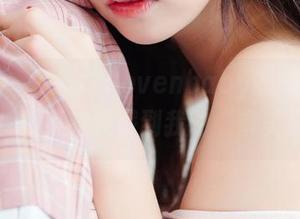 菠萝社 - 柳侑绮Sevenbaby的白色定制写真，时不时就戳到我的“审美痛点”