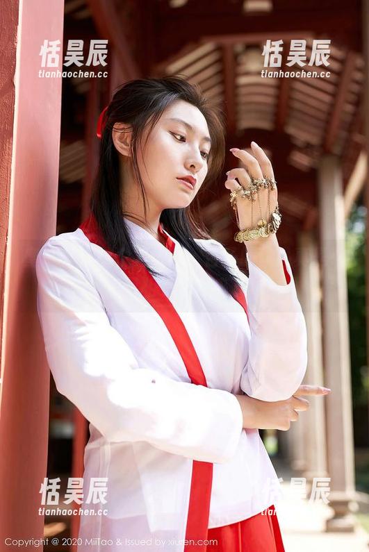 蜜桃社-杏子 蜜桃社 - 这个万圣节,杏子的作品真是让人刮目相看,快来下载!