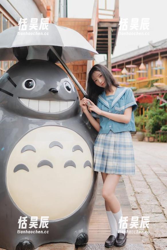 西瓜少女 日常的西瓜少女,分享她和西瓜的甜蜜日常!