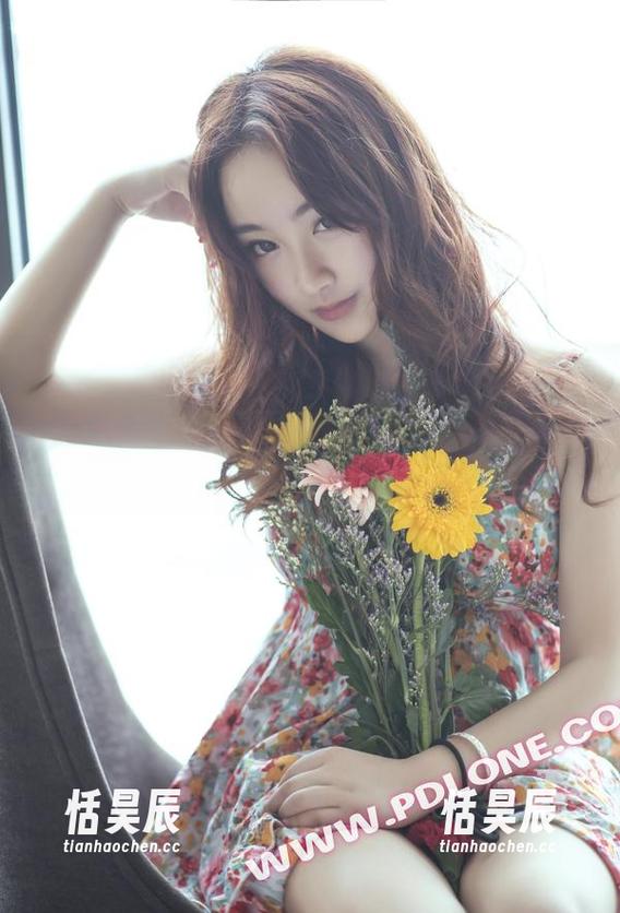 轰趴猫 - 这是筱慧的私拍JK风，不看真心会遗憾