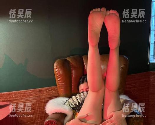 迷人的五姨太 微密圈 - 迷人的五姨太私拍:渔网袜原图展示,居然让我想到了钓鱼的乐趣,哈哈!