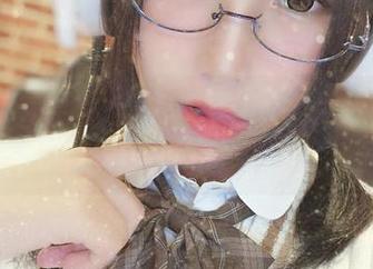 逐月Su的双马尾写真，今天的分享是不是太可爱了点？