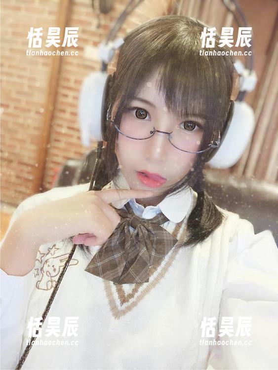 逐月Su的双马尾写真，今天的分享是不是太可爱了点？