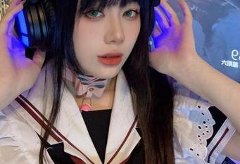 雷姆登场，阿九从不咕咕带你看看这是什么迷人的cos精选，哈哈，太有趣了吧？