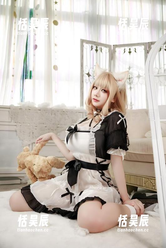 阿雪雪的美图大赏：初音未来在兔子洞里偷袭了多少小兔兔？