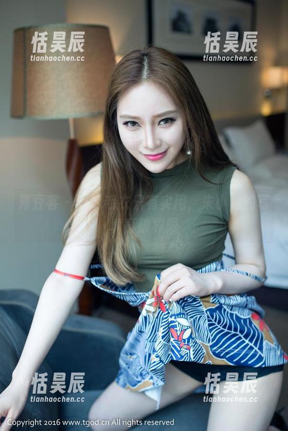 青豆客 - 谁说毛衣只有实用，朱小旭的写真打破界限