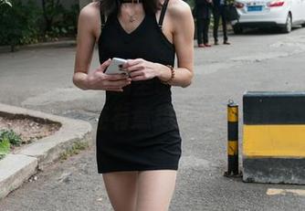 魔镜街拍 - 婷婷的圣诞肉丝合集：不仅有寒风，还有意想不到的温暖