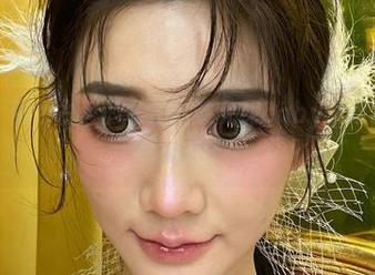 微密圈 - 紫色古风的私拍，黎允熙baby，这身姿好像在诉说什么